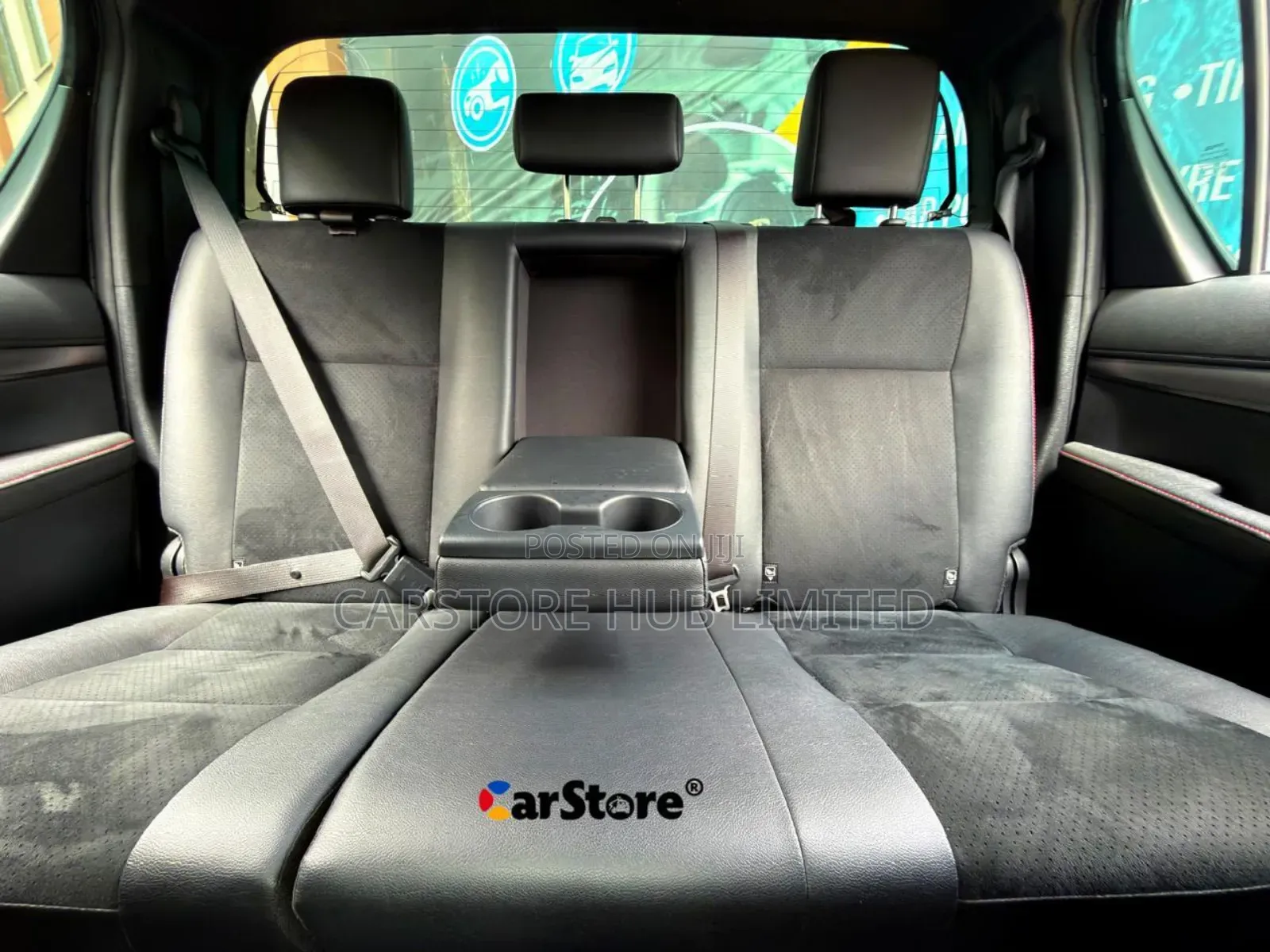 Toyota Hilux 2022 Black