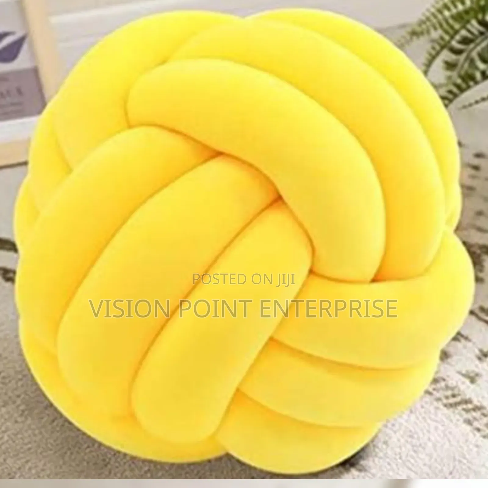 Round Knot Throw Pillows