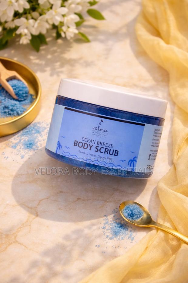 Velora Exfoliating Body Scrub for Smooth Glowing Skin Deep Clean - thumbnail 3