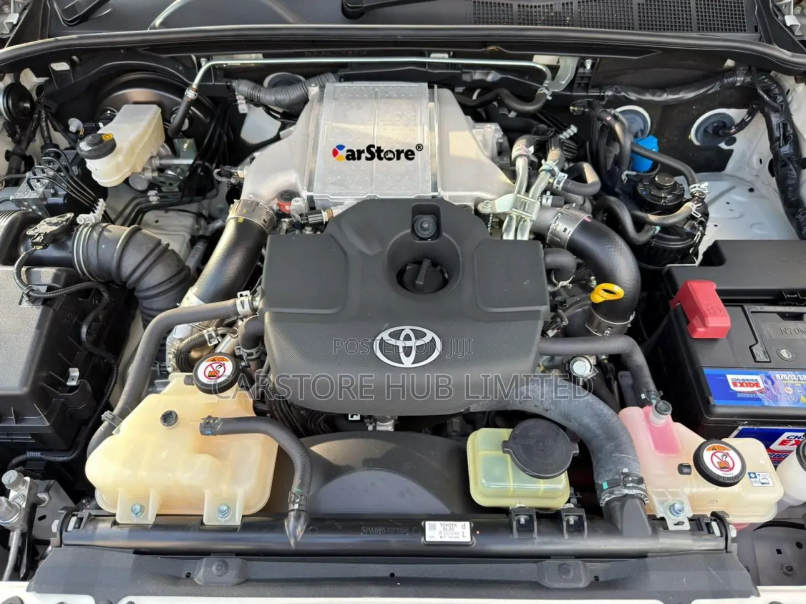 Toyota Hilux 2022 White