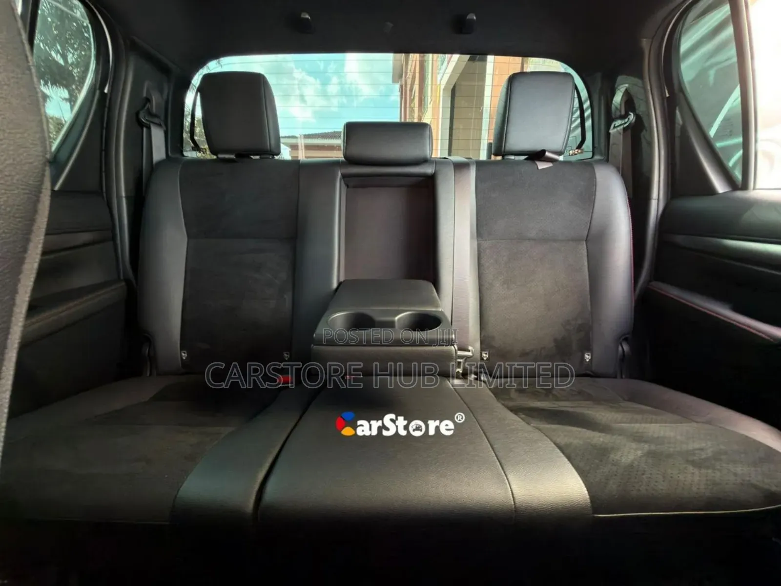 Toyota Hilux 2022 White
