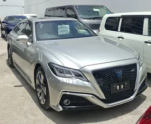 Toyota Crown 2020 Silver