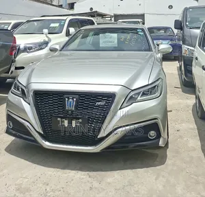 Toyota Crown 2020 Silver