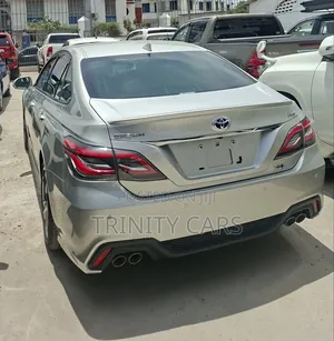 Toyota Crown 2020 Silver
