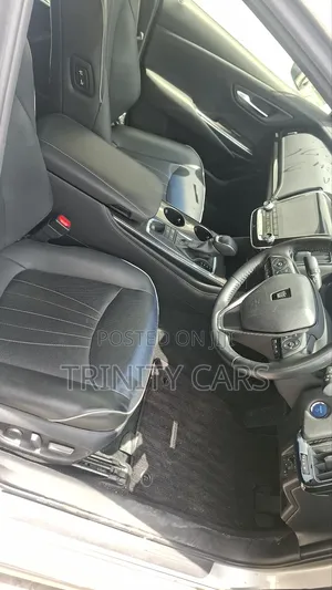 Toyota Crown 2020 Silver