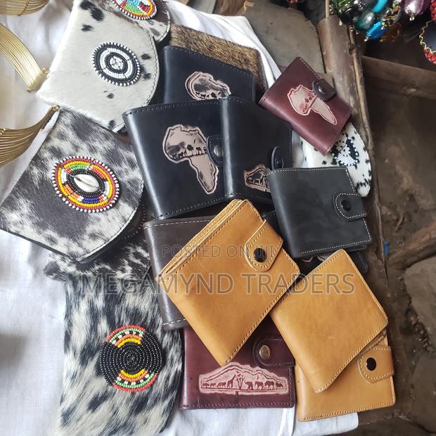 Handmade Leather Wallet - thumbnail 7