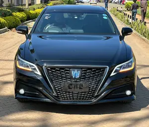Toyota Crown 2018 Black