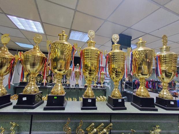 Golden Trophies, Trophies, Trophy