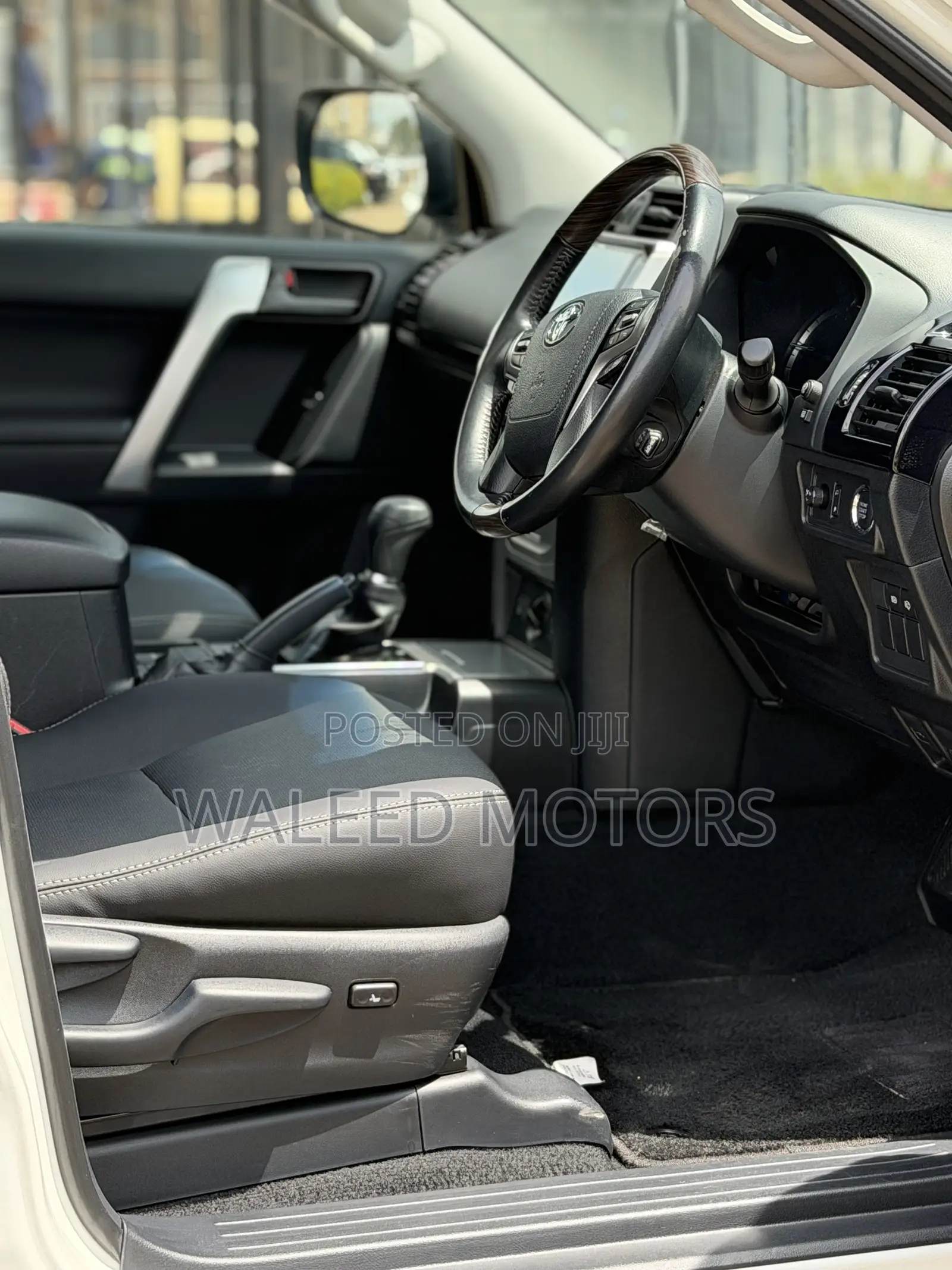 Toyota Land Cruiser Prado 2.7 2019 White