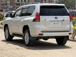 Toyota Land Cruiser Prado 2.7 2019 White