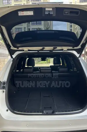 Toyota Harrier 2.0 2014 White