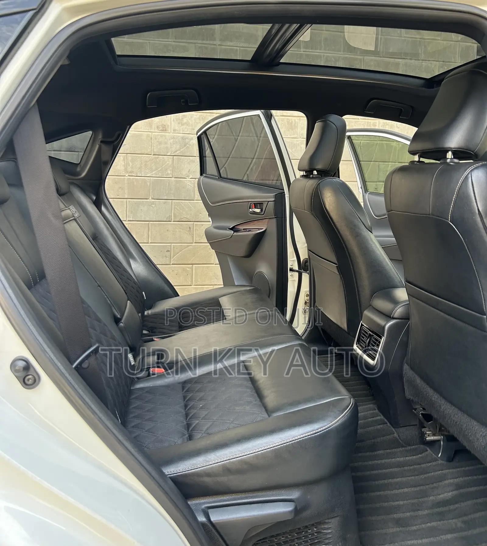 Toyota Harrier 2.0 2014 White