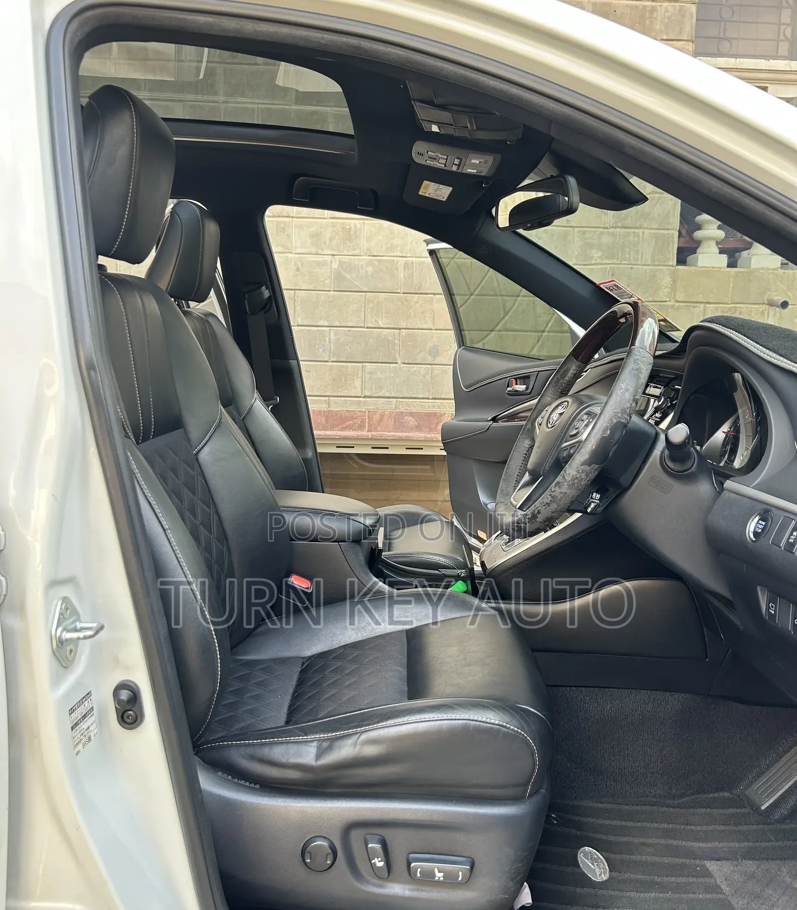 Toyota Harrier 2.0 2014 White