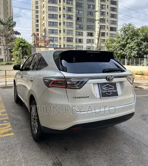 Toyota Harrier 2.0 2014 White
