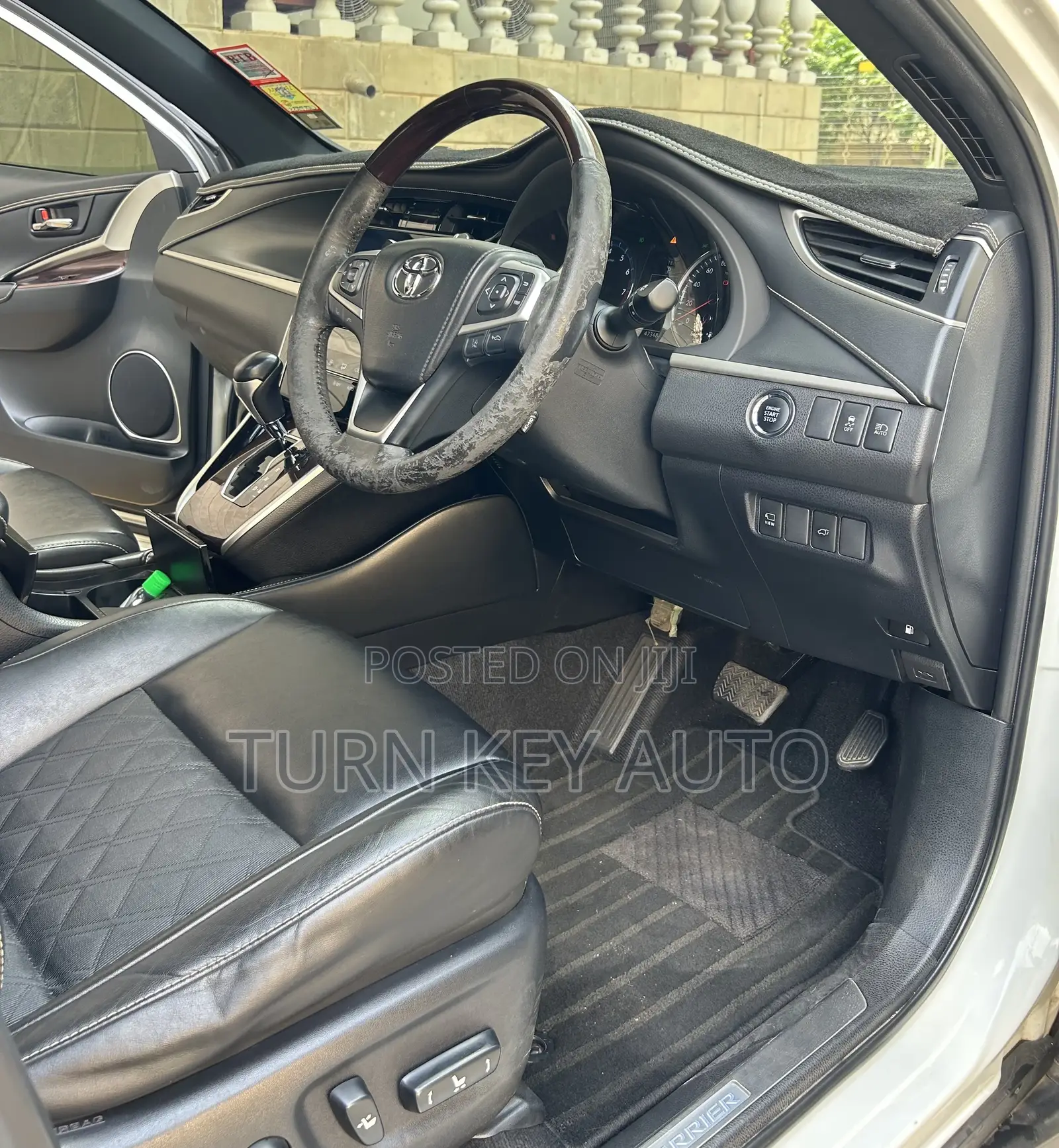 Toyota Harrier 2.0 2014 White
