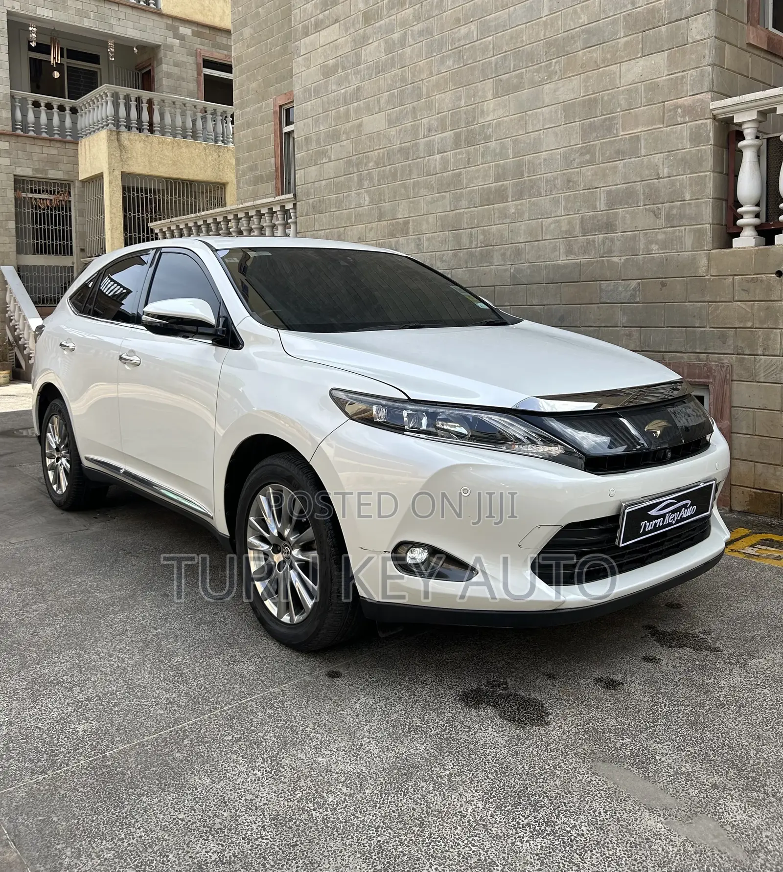 Toyota Harrier 2.0 2014 White