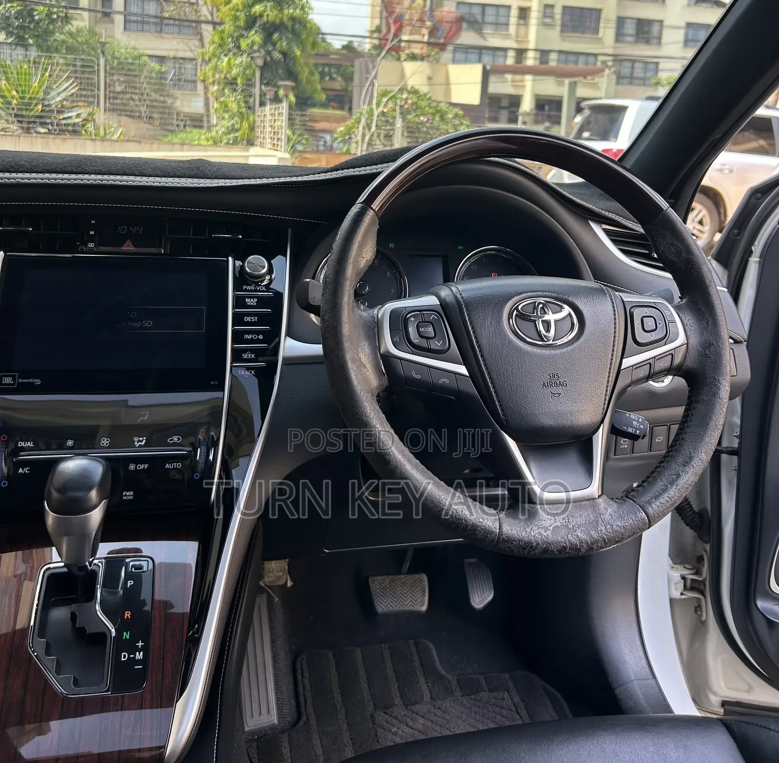 Toyota Harrier 2.0 2014 White
