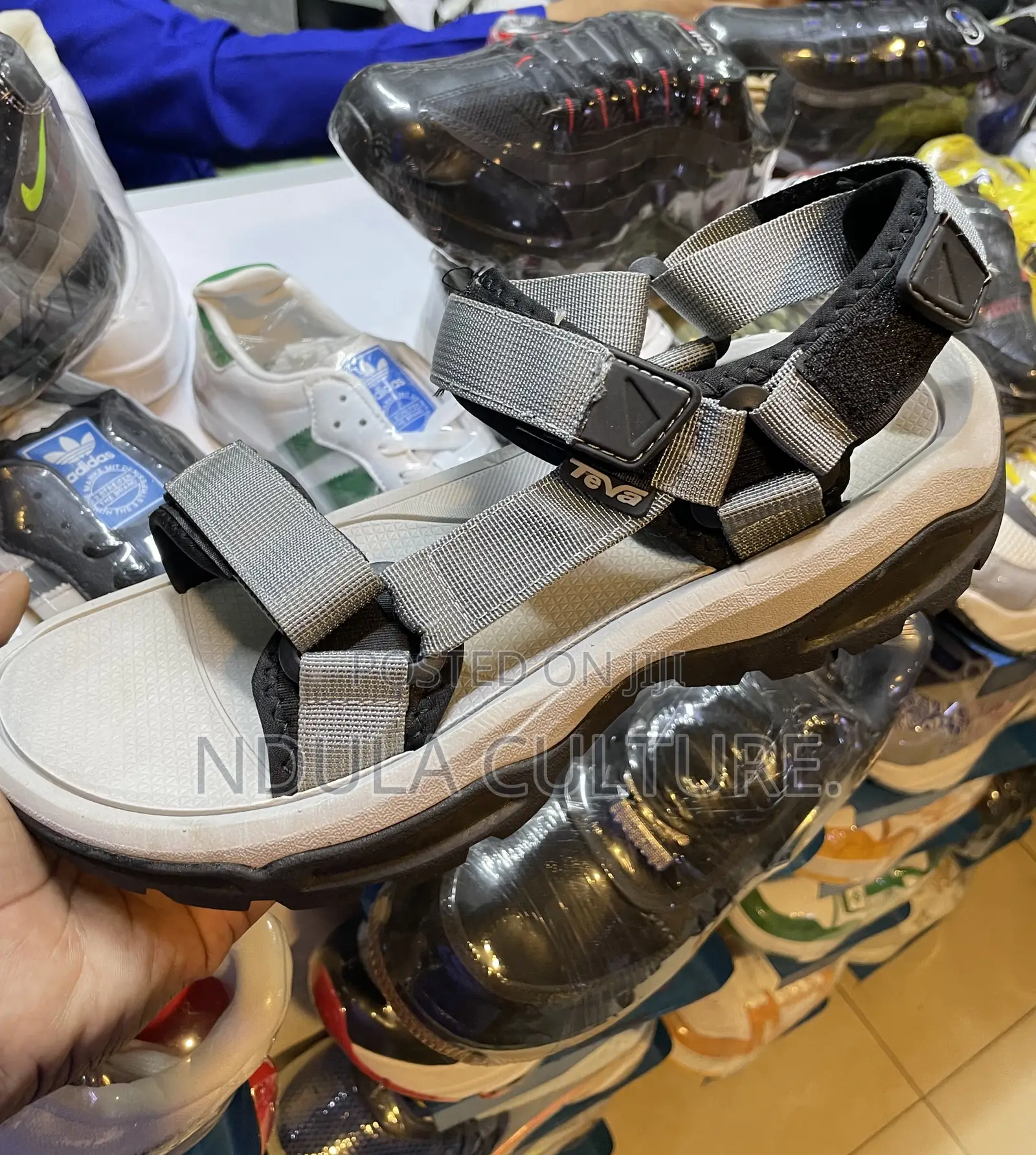 Teva Sandals/ Open/