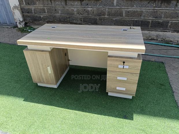 Modern Office Desk – Strong, Spacious & Stylish - main view