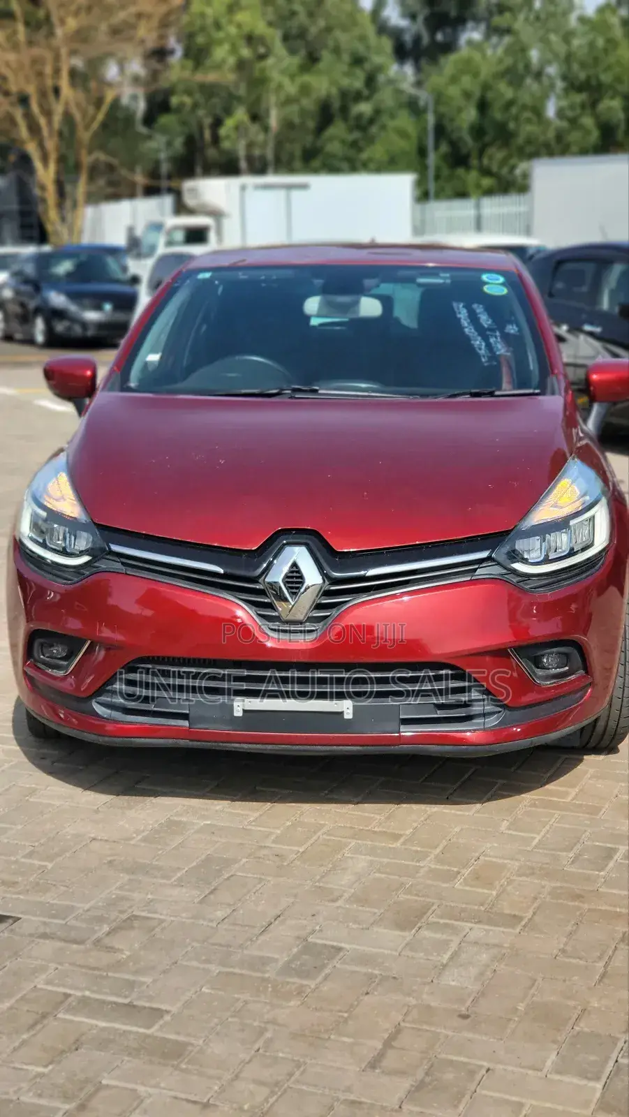 Renault Lutecia 2018 Maroon