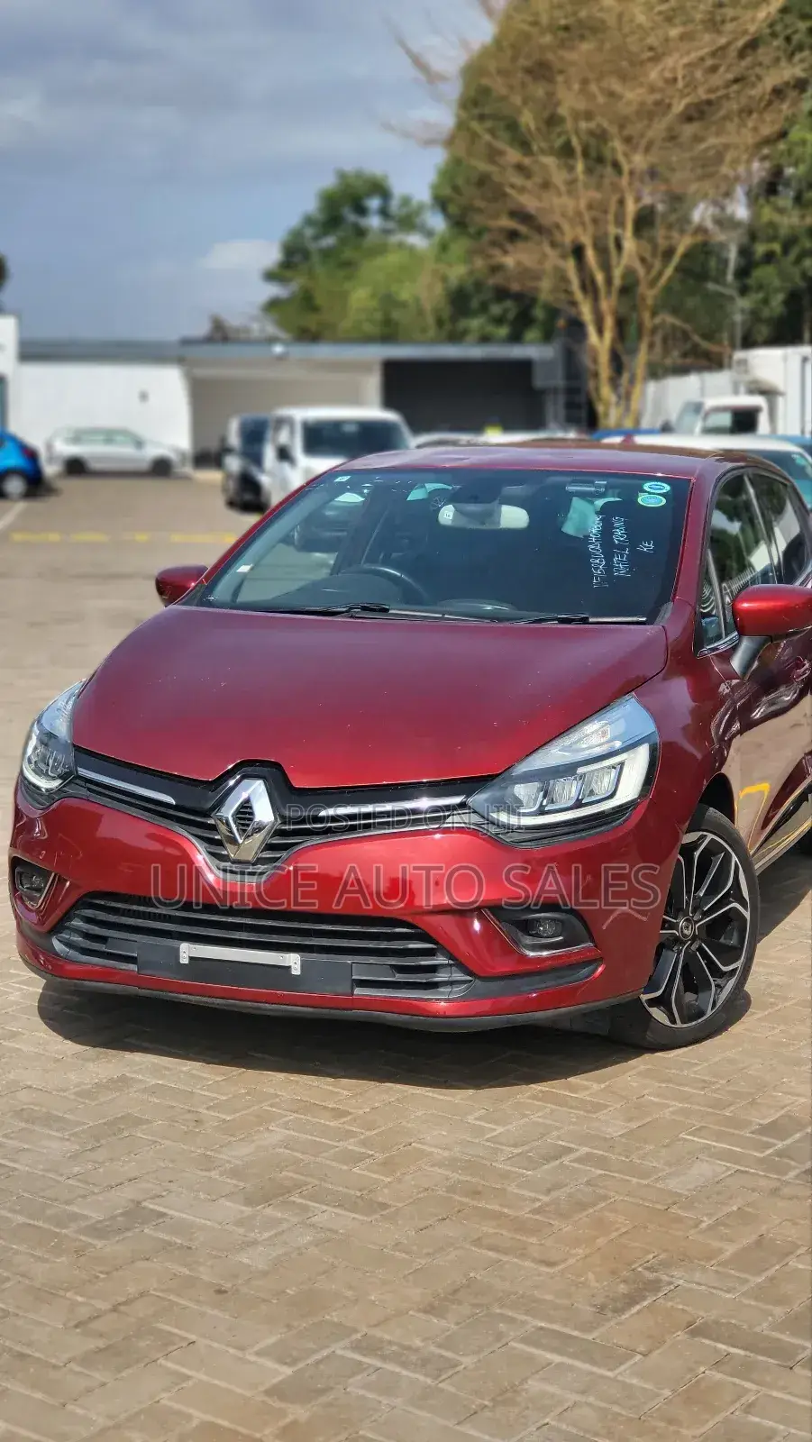 Renault Lutecia 2018 Maroon