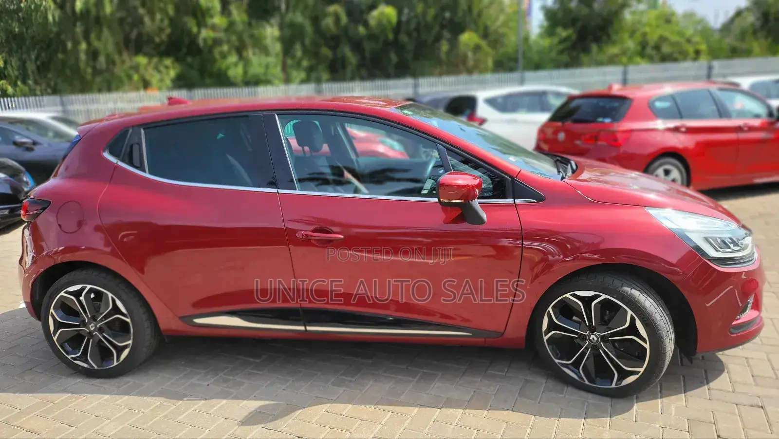 Renault Lutecia 2018 Maroon