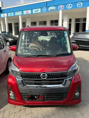 Nissan Dayz Roox 2019 Red