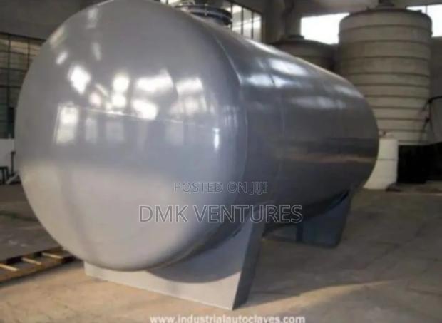 550000l,Heavy Gauge Stainless Steel Custom Track Transportation Tank