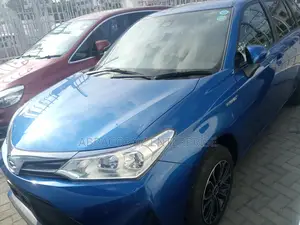 Toyota Corolla Fielder 1.5 Hybrid FWD 2019 Blue
