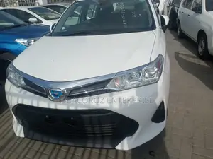 Toyota Corolla Fielder 1.5 Hybrid FWD 2019 White