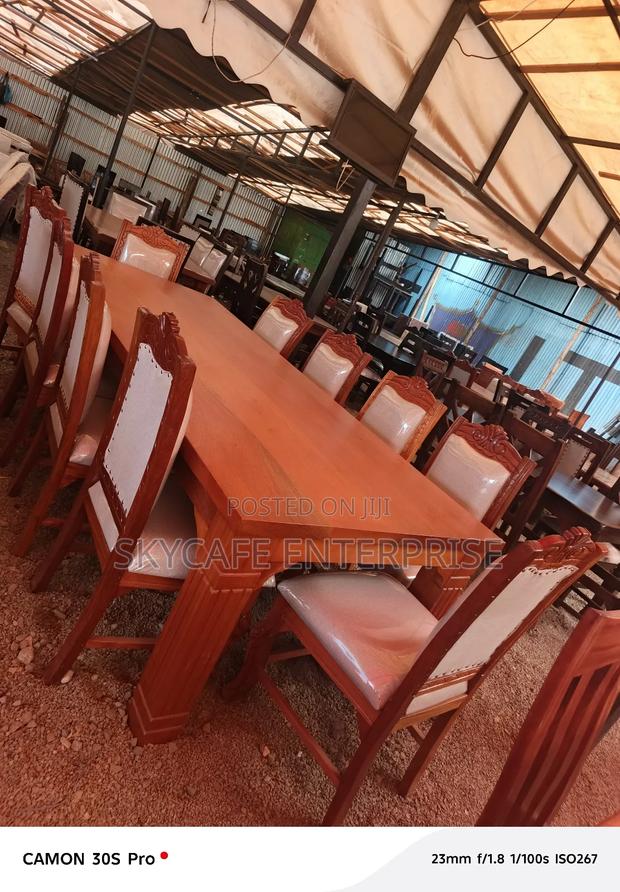 Untique 10 Seater