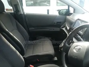 Toyota Sienta 1.5 AWD (6-seater) 2019 Gray