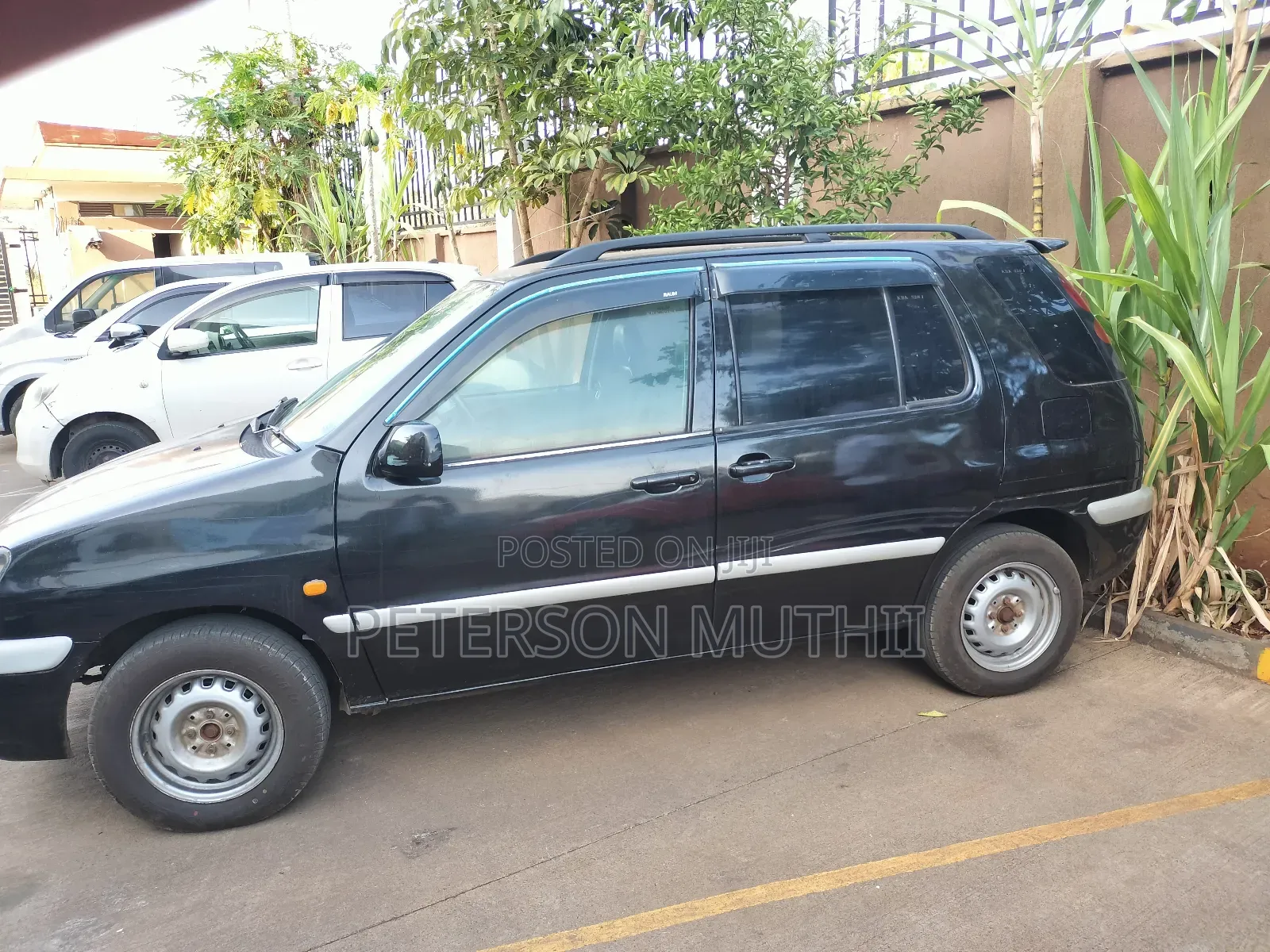 Toyota Raum 2000 Black