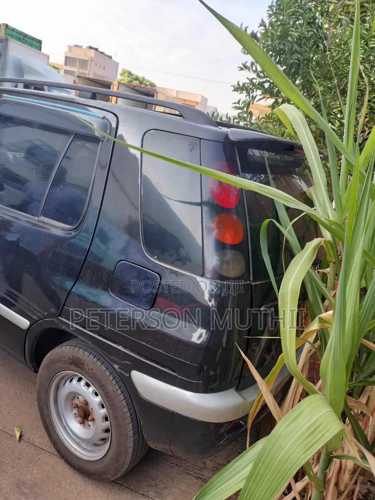 Toyota Raum 2000 Black