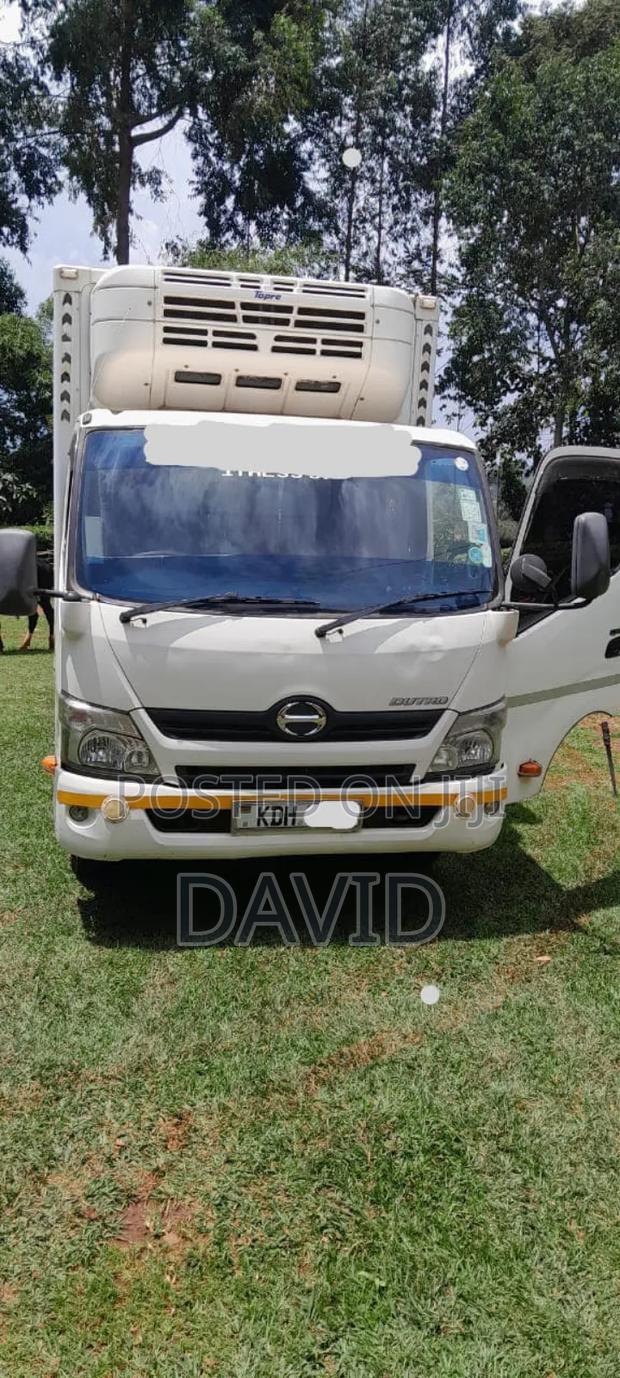 Refregirated Hino Dutro 2015