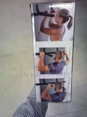 Strength Training Pull Up Bar Doorway Installation 130kgs Max User.