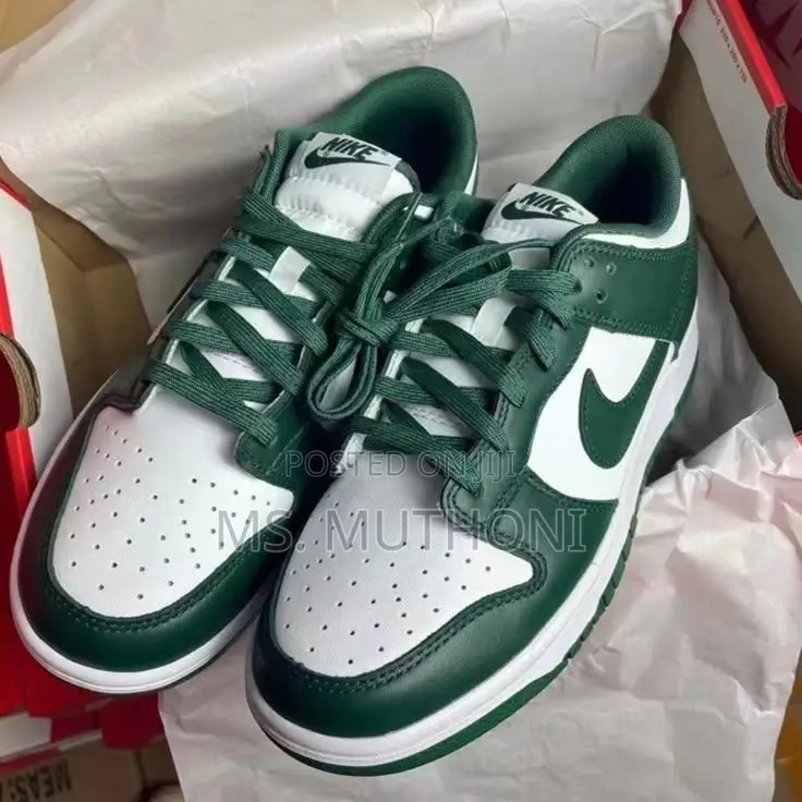Nike Dunk Low Sneakers in the "Michigan Statevarsity Green Size 36-41