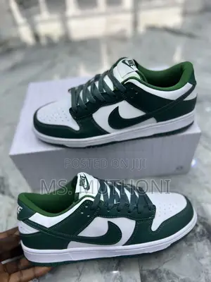 Nike Dunk Low Sneakers in the "Michigan Statevarsity Green Size 36-41