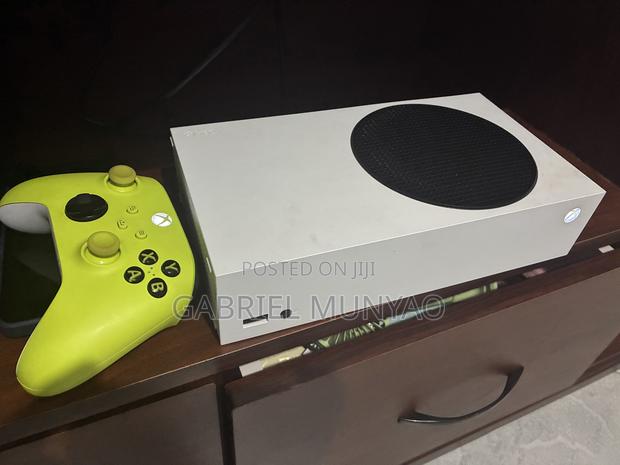 Xbox Series S - main view