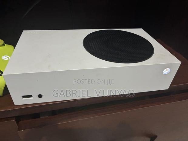 Xbox Series S - thumbnail 2