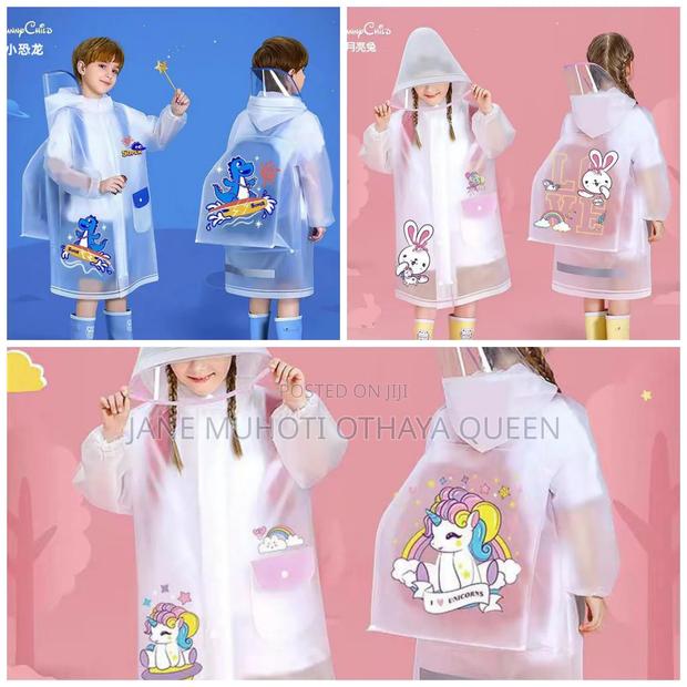 *High Quality Children's Raincoat With a Wide Brim Hat