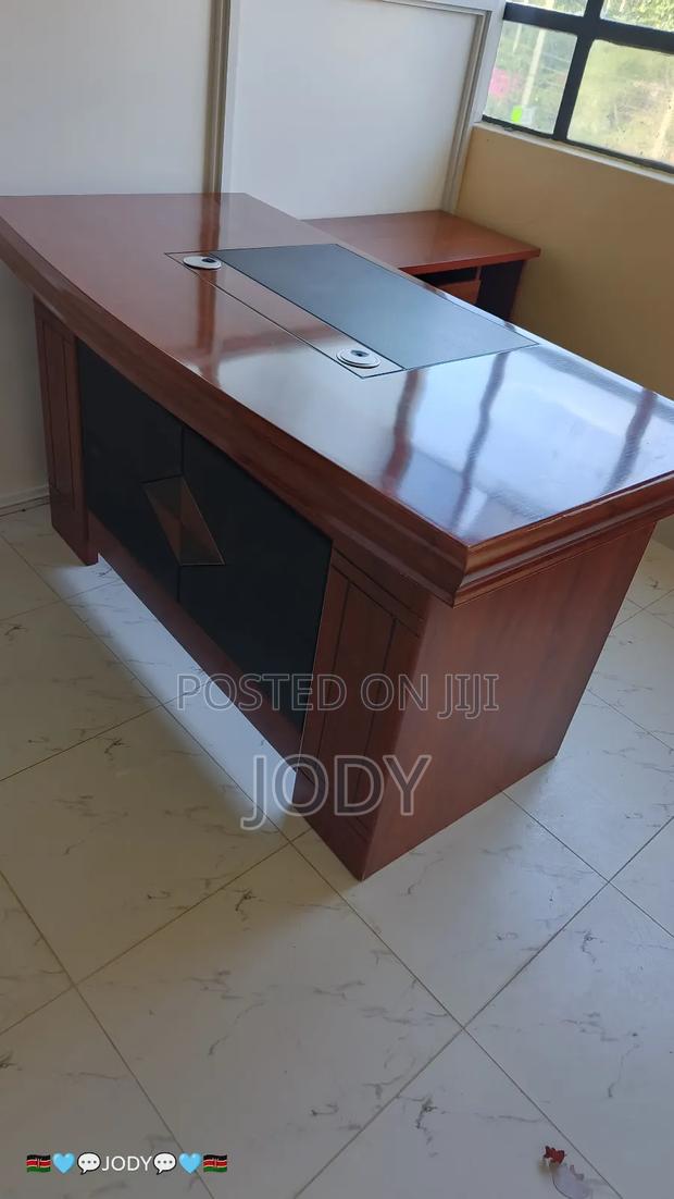 Modern Office Desk – Strong, Spacious & Stylish - main view