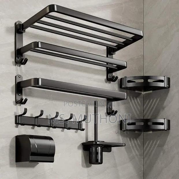 7-Piece Black Multifunctional Bath Towel Storage Rack Set.