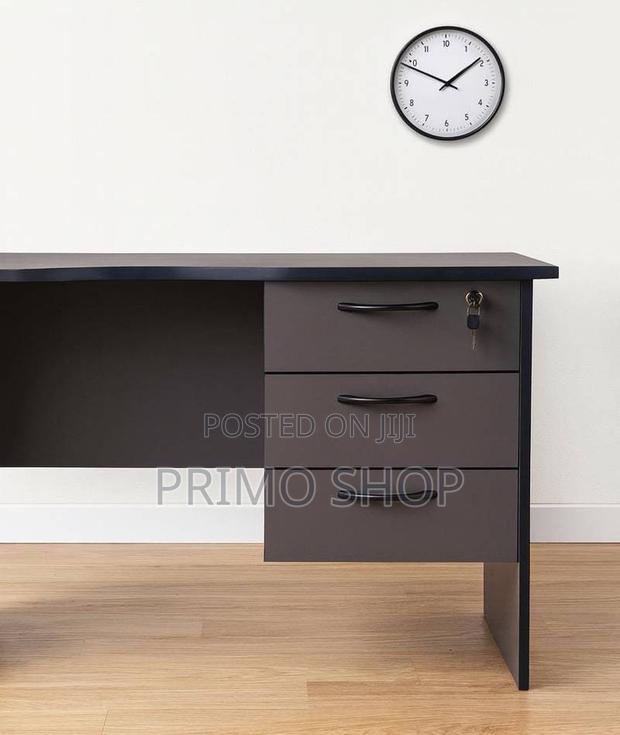 Office Desk : Curved Office Desk – Solid Wood - thumbnail 2