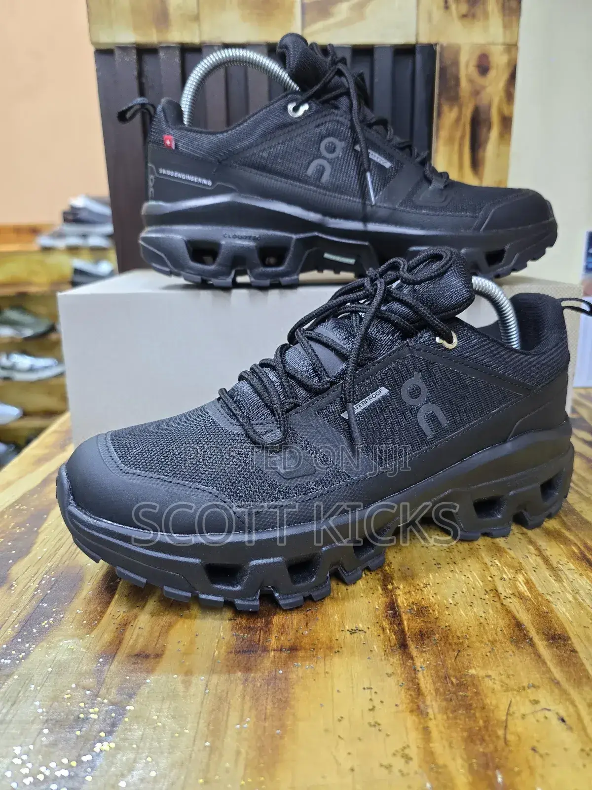 Qc(On Cloud) Low Waterproof