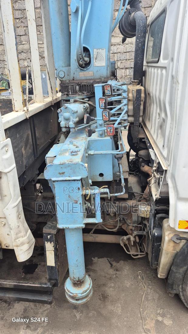 Track Crane - thumbnail 12