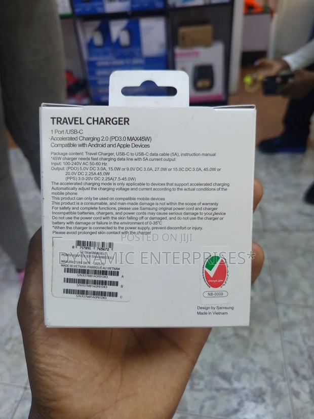 Samsung 45w Charger With a Usb-C to Usb-C Cable (5a) - thumbnail 2