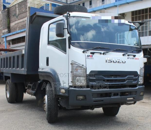 Isuzu AVR 2022 Grey