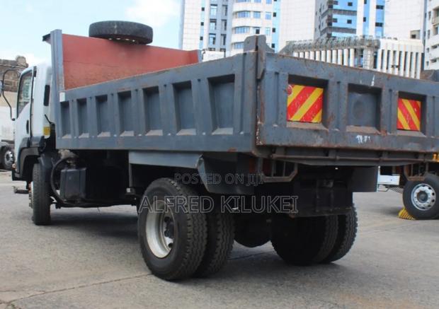 Isuzu AVR 2022 Grey - thumbnail 3