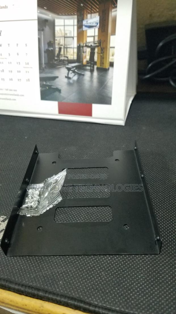2.5" to 3.5" SSD/HDD Mounting Bracket - thumbnail 4